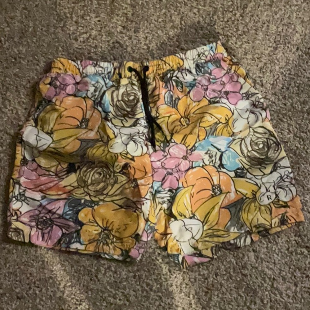 Lira Clothing: Irdell 18" Outseam Tropical-Floral Volley Shorts - Picture 5 of 11